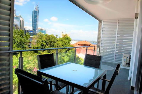 Scene Apartment 11 - Hervey Bay Accommodation 1