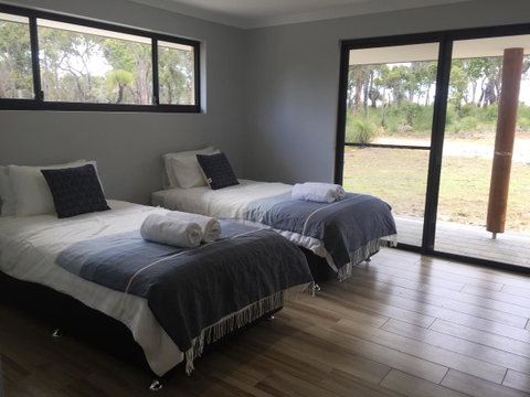 Eagle Bay House - Hervey Bay Accommodation 1