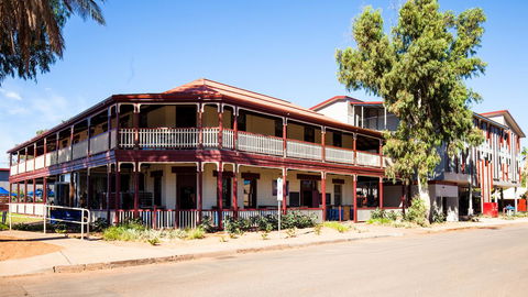 Beadon Bay Hotel - Hervey Bay Accommodation 0