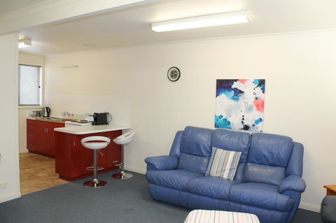 Old Pier Apartments - Tourism Hervey Bay 8