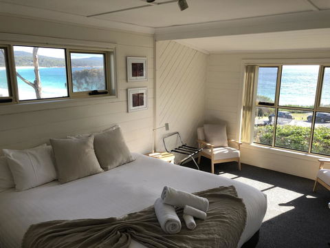 BINALONG BEACH COTTAGE Beachfront At Bay Of Fires Next To Restaurant - Hervey Bay Accommodation 4