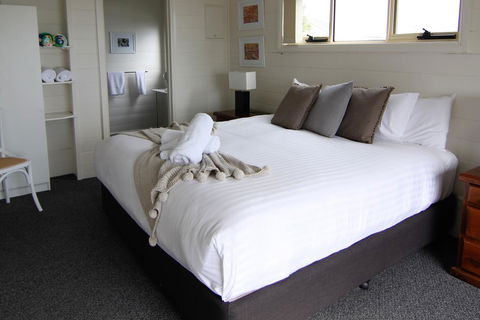 BINALONG BEACH COTTAGE Beachfront At Bay Of Fires Next To Restaurant - Hervey Bay Accommodation 15