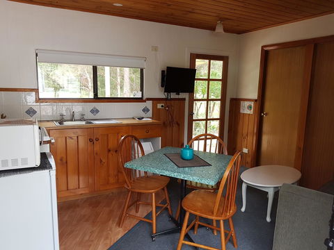 Strahan Retreat Holiday Park - Hervey Bay Accommodation 14