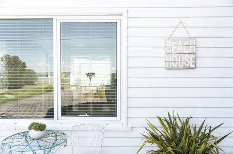 On The Beach Waterfront Apartment - Tourism Hervey Bay 1