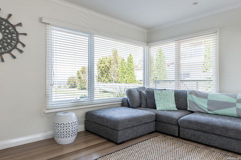On The Beach Waterfront Apartment - Tourism Hervey Bay 2