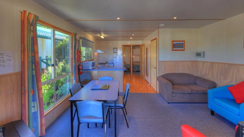 Bicheno Cabin Park - Hervey Bay Accommodation 9