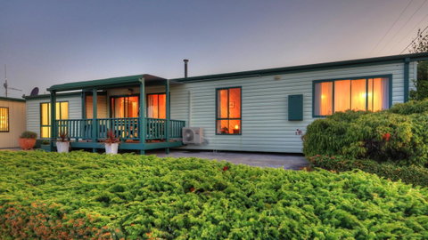 Bicheno Cabin Park - Hervey Bay Accommodation 25
