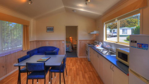 Bicheno Cabin Park - Hervey Bay Accommodation 15