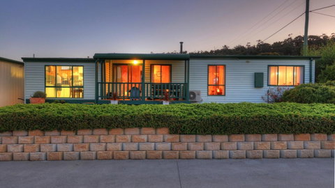 Bicheno Cabin Park - Hervey Bay Accommodation 27
