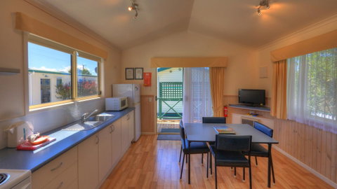Bicheno Cabin Park - Hervey Bay Accommodation 17