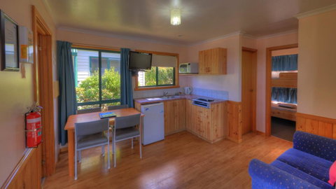 Bicheno Cabin Park - Hervey Bay Accommodation 36