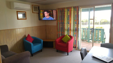 Bicheno Cabin Park - Hervey Bay Accommodation 8