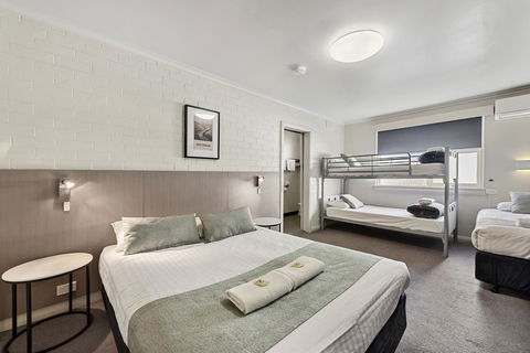 The Cornwall Boutique Hotel - Tourism Hervey Bay 8