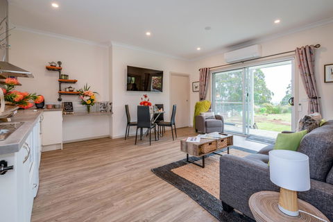Erriba House - Hervey Bay Accommodation 6
