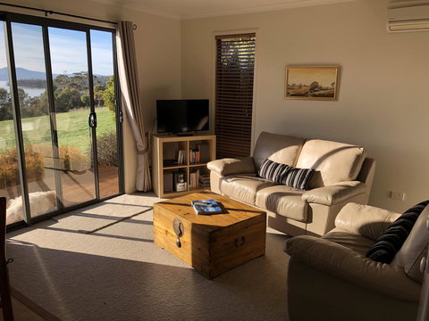 Convict Beach House - Hervey Bay Accommodation 10