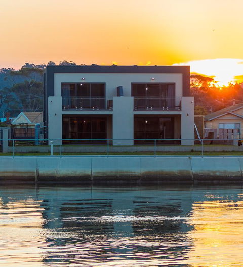 Ulverstone Waterfront Apartments - Hervey Bay Accommodation 0