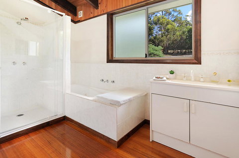 Harvey Farm Lodge - Hervey Bay Accommodation 13