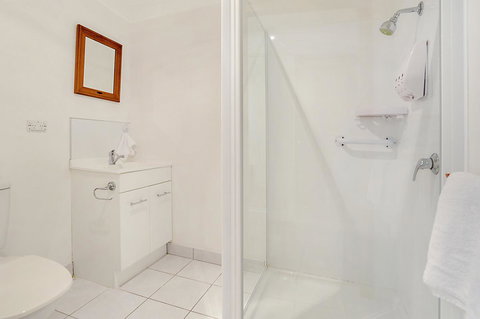 Harvey Farm Lodge - Hervey Bay Accommodation 21