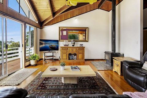 Harvey Farm Lodge - Hervey Bay Accommodation 5