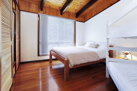 Harvey Farm Lodge - Hervey Bay Accommodation 10