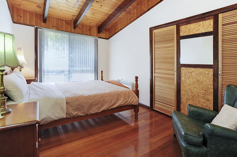 Harvey Farm Lodge - Hervey Bay Accommodation 11