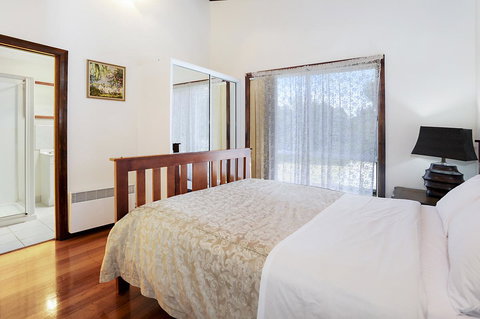 Harvey Farm Lodge - Hervey Bay Accommodation 12
