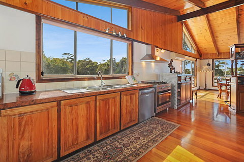 Harvey Farm Lodge - Hervey Bay Accommodation 6