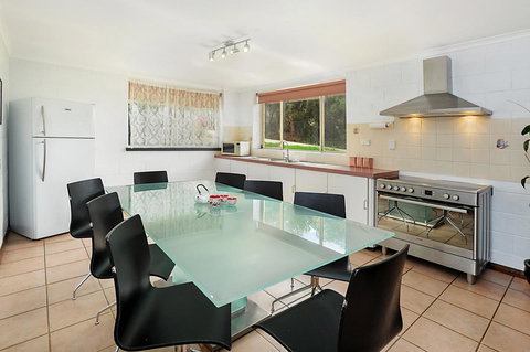 Harvey Farm Lodge - Hervey Bay Accommodation 18