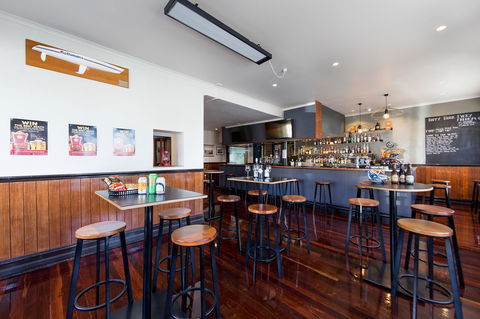 Customs House Hotel - Tourism Hervey Bay 25
