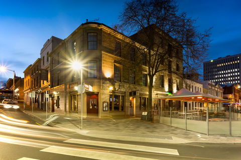 Customs House Hotel - Tourism Hervey Bay 0