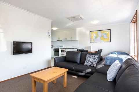 Riverfront Motel & Villas - Hervey Bay Accommodation 1