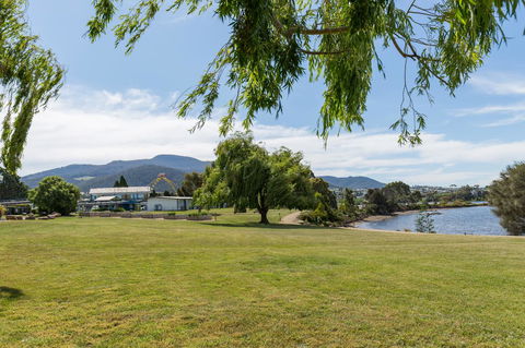 Riverfront Motel & Villas - Hervey Bay Accommodation 0