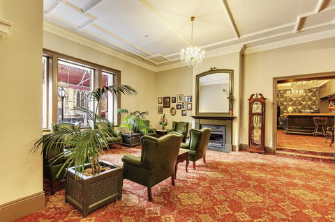 Hadley\'s Orient Hotel - Hervey Bay Accommodation 12