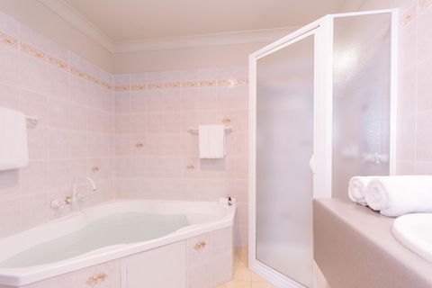 Hadley\'s Orient Hotel - Hervey Bay Accommodation 40