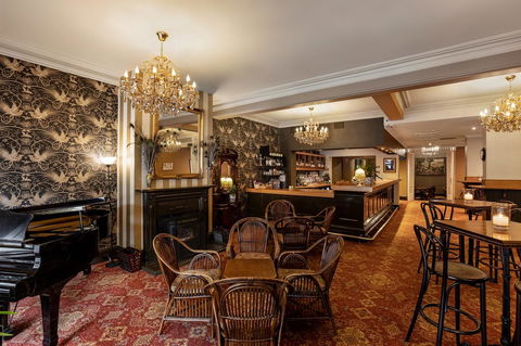 Hadley\'s Orient Hotel - Hervey Bay Accommodation 14