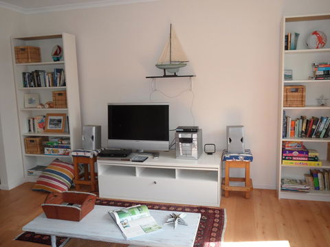 Anchorage Waterfront Retreat - Tourism Hervey Bay 8