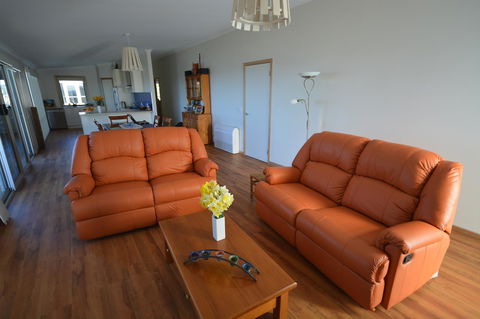 Seascape Beach House - Hervey Bay Accommodation 5