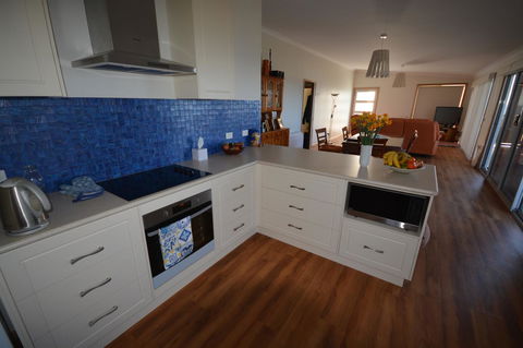 Seascape Beach House - Hervey Bay Accommodation 2