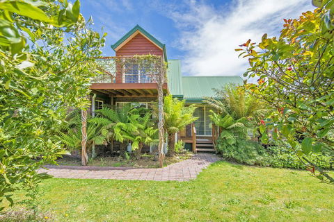 Aloft Boutique Accommodation - Tourism Hervey Bay 0