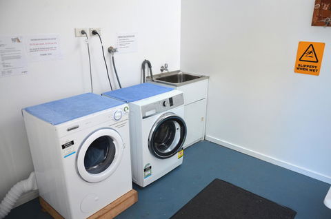 Castaway Holiday Apartments - Tourism Hervey Bay 22