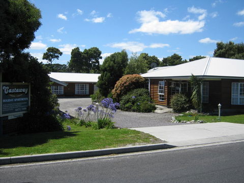Castaway Holiday Apartments - Tourism Hervey Bay 0