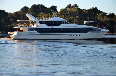 Castaway Holiday Apartments - Tourism Hervey Bay 1