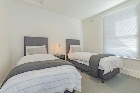 4 Bedroom House - Hobart CBD - Free Parking - Free WIFI - Tourism Hervey Bay 23