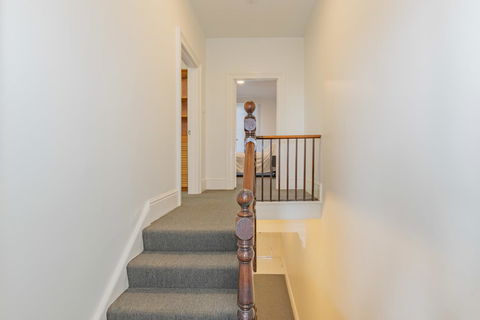 4 Bedroom House - Hobart CBD - Free Parking - Free WIFI - Tourism Hervey Bay 19