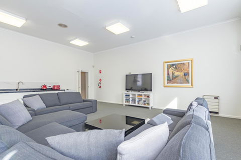 4 Bedroom House - Hobart CBD - Free Parking - Free WIFI - Tourism Hervey Bay 12