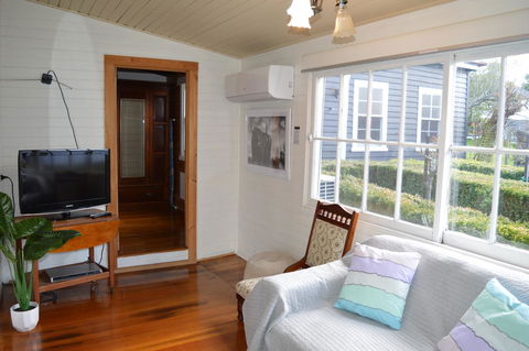 The Dragonfly Inn - Tourism Hervey Bay 9