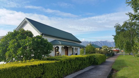 Grace Cottage - Tourism Hervey Bay 0