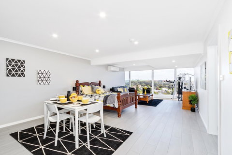 Views Forever - Devonport - Hervey Bay Accommodation 4