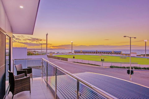 Burnie By The Bay Apartments - Tourism Hervey Bay 4