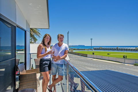Burnie By The Bay Apartments - Tourism Hervey Bay 0